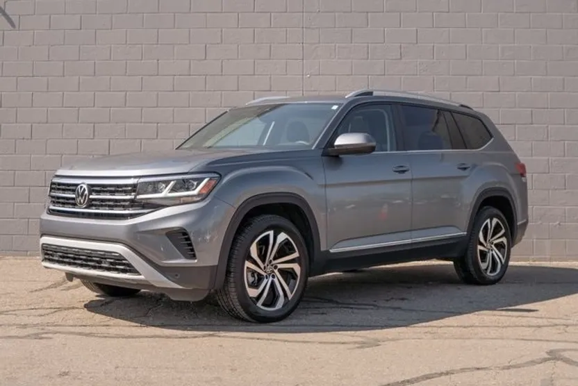 2023 Volkswagen Atlas SEL photo 1