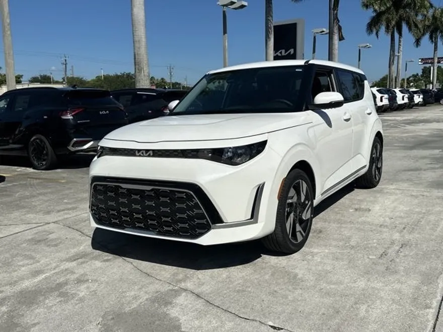 2025 Kia Soul GT-Line photo 1