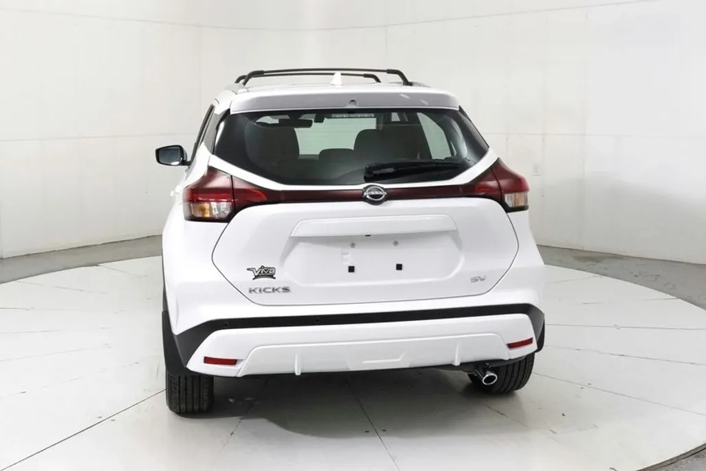 2024 Nissan Kicks SV photo 1