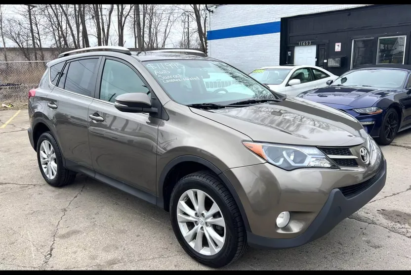 2014 Toyota RAV4 Limited photo 1