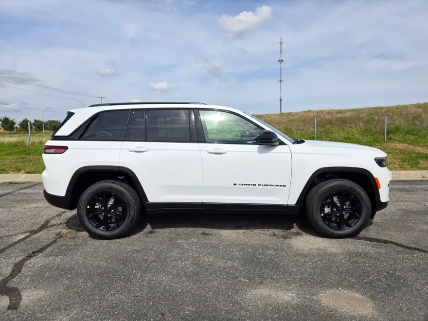 2025 Jeep Grand Cherokee Altitude X photo 1