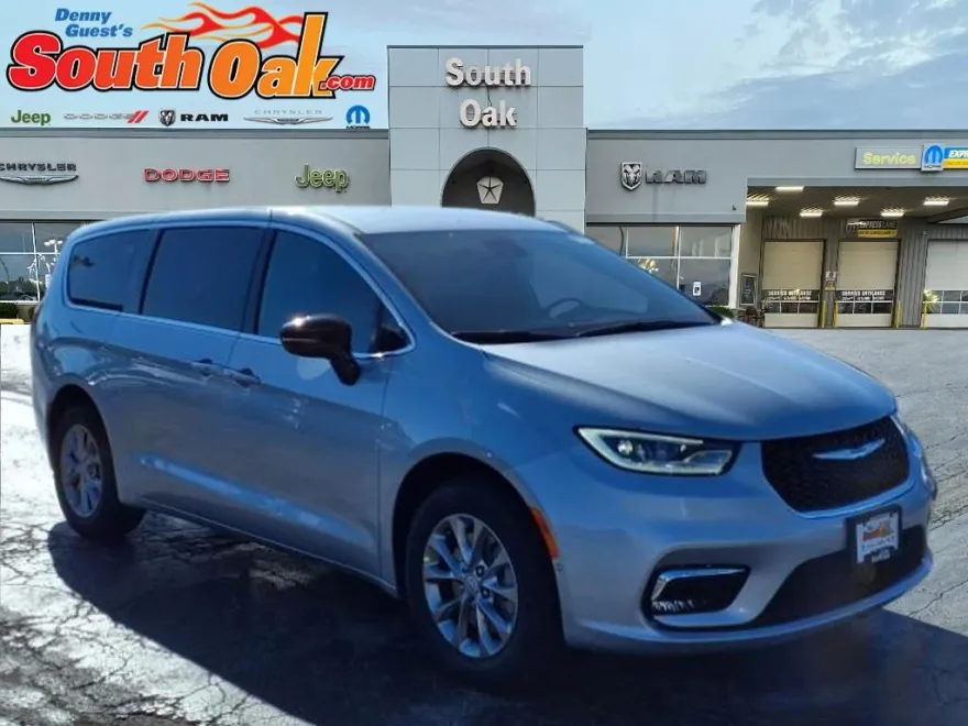 2026 Chrysler Pacifica photo 1