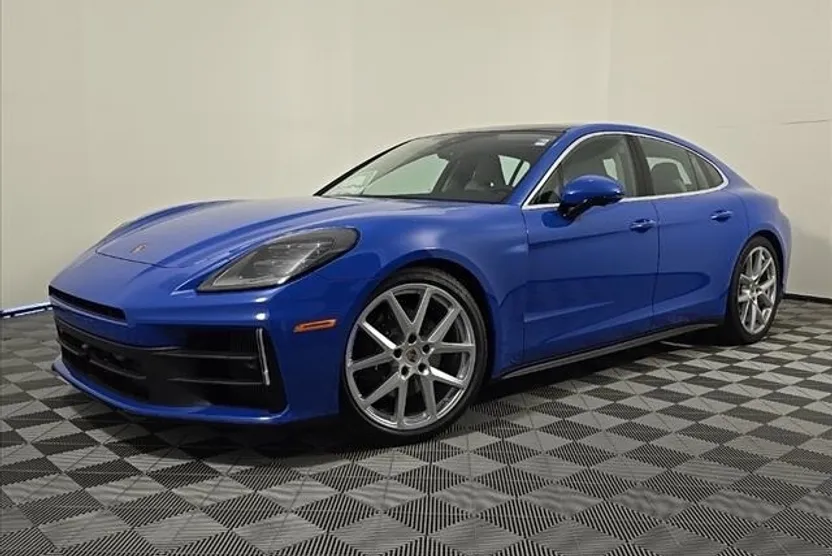 2025 Porsche Panamera 4 photo 1