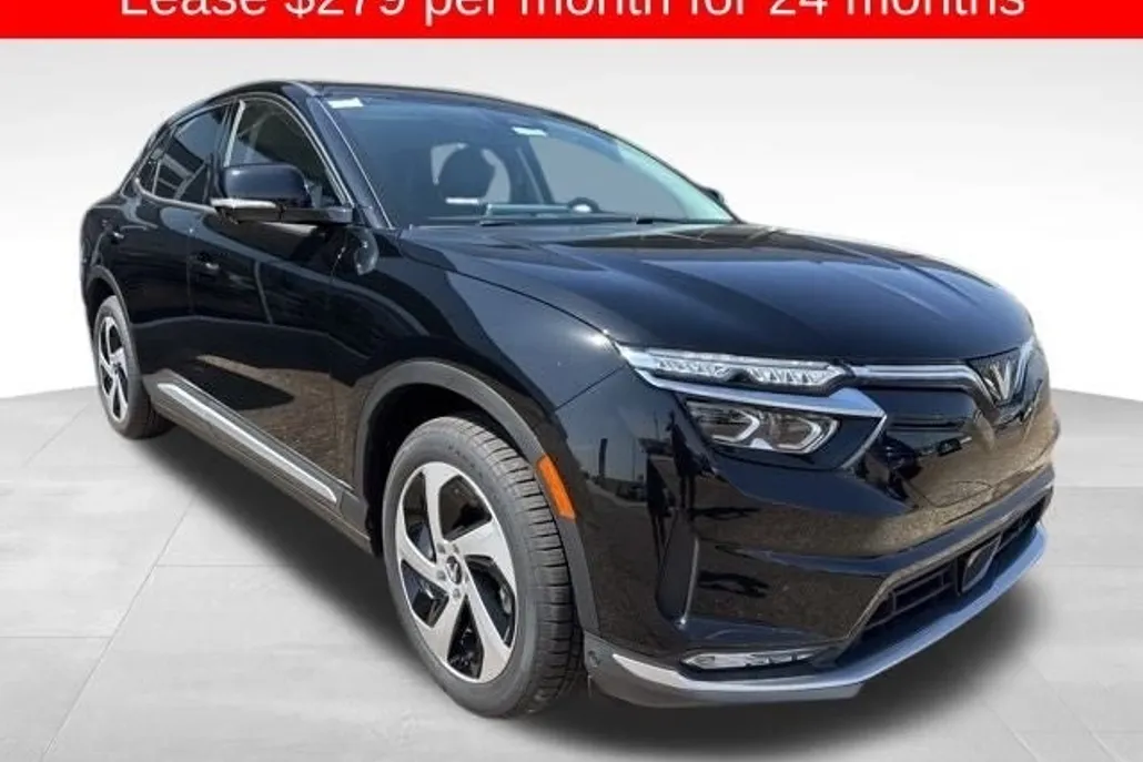 2025 Vinfast VF 8 8 photo 1