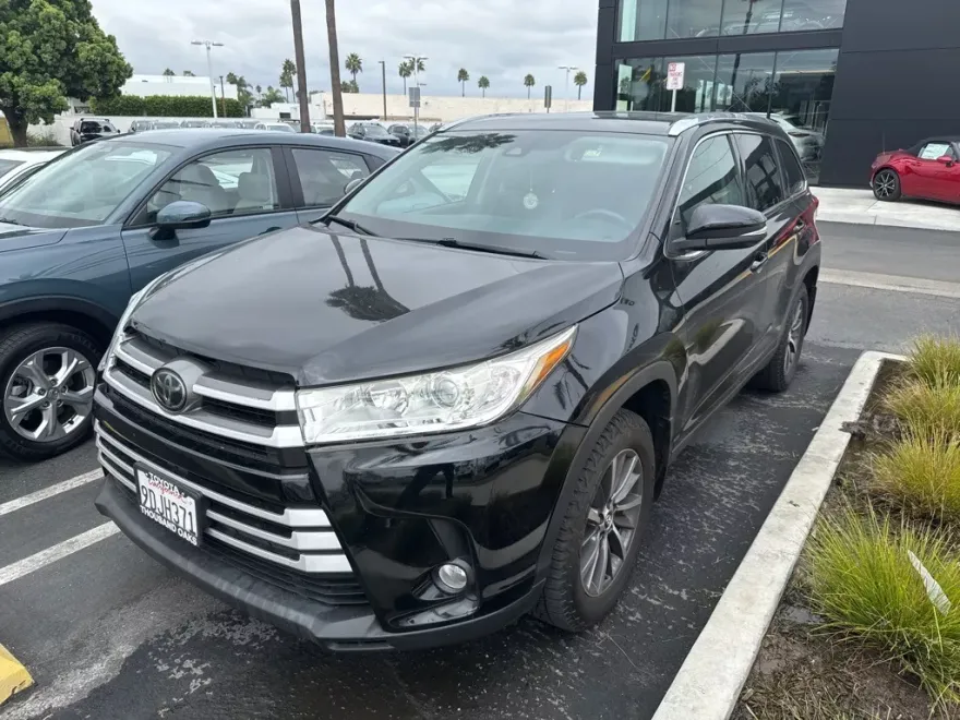 2019 Toyota Highlander SE XLE photo 1