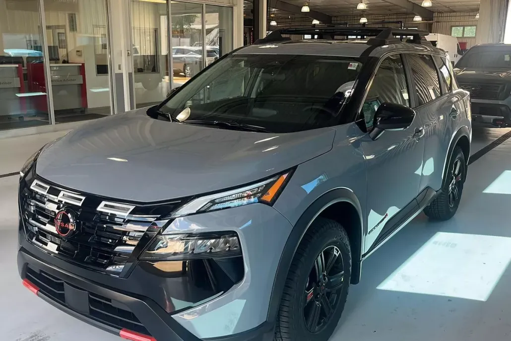 2026 Nissan Rogue SV photo 1