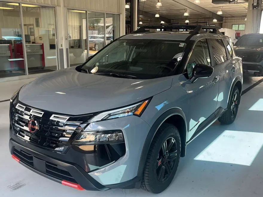 2026 Nissan Rogue SV photo 1