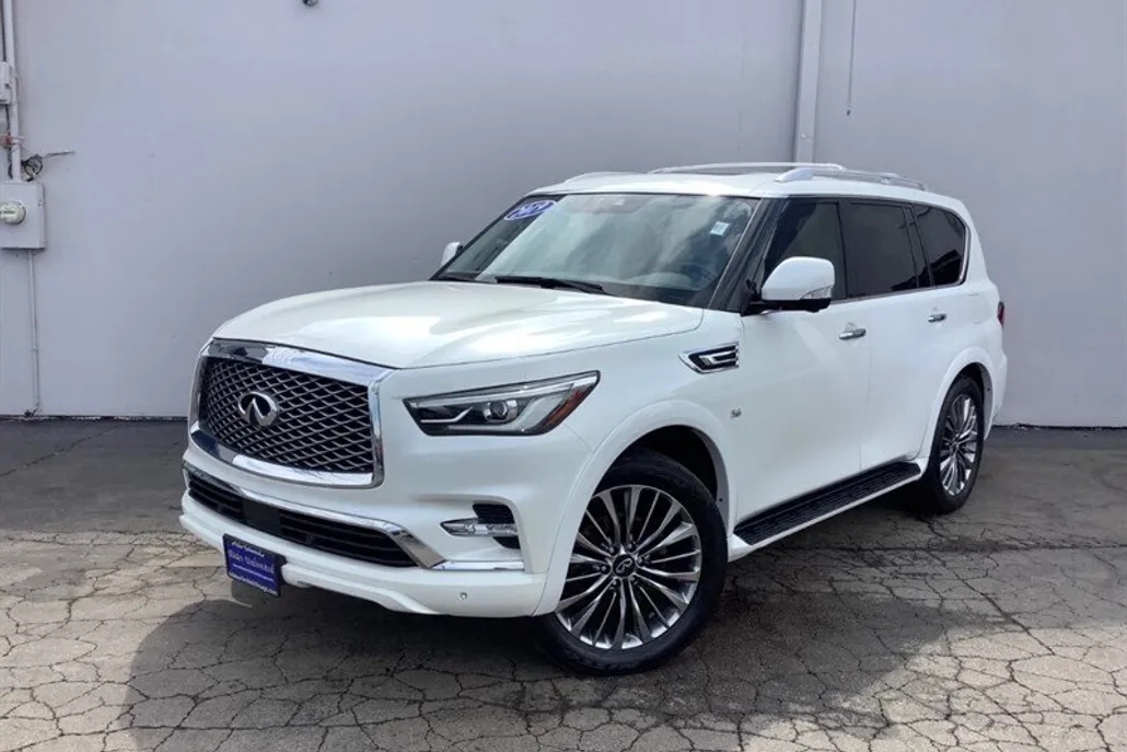 2019 Infiniti QX80 Luxe photo 1