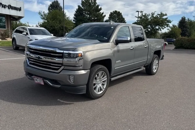 2017 Chevrolet Silverado 1500 High Country photo 1