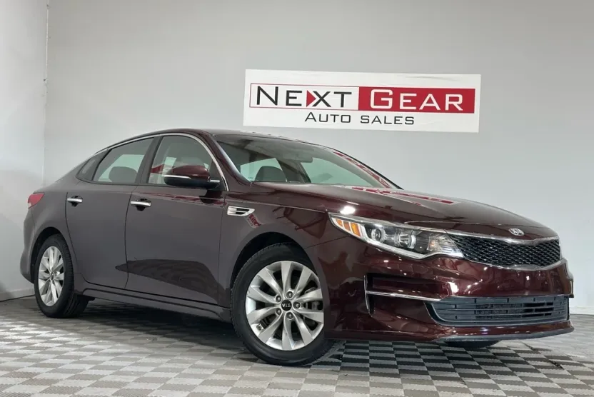 2018 Kia Optima LX photo 1