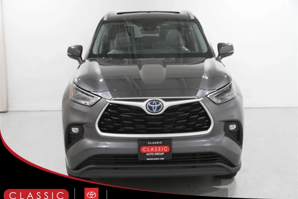 2022 Toyota Highlander XLE photo 1