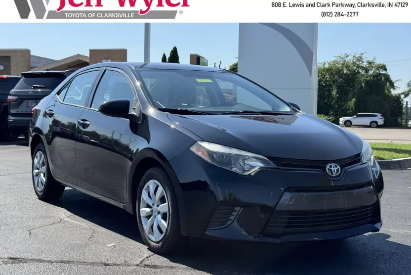2016 Toyota Corolla LE photo 1
