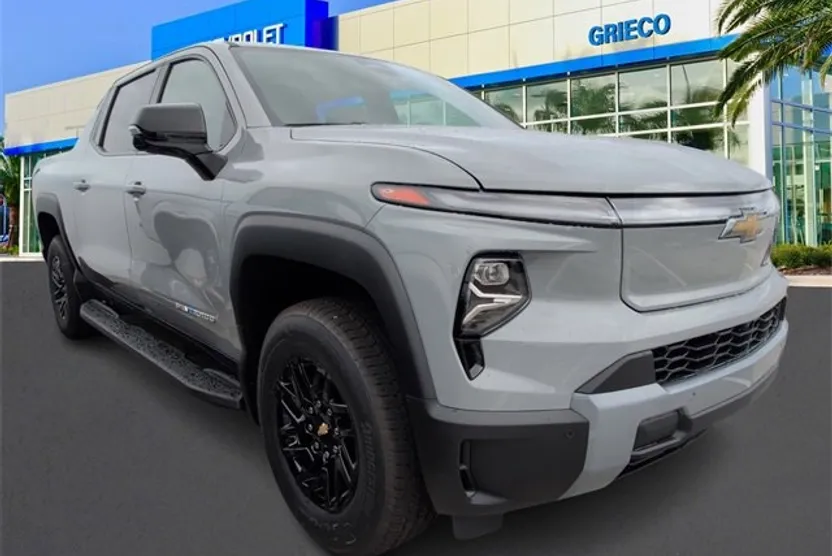 2026 Chevrolet Silverado EV LT photo 1
