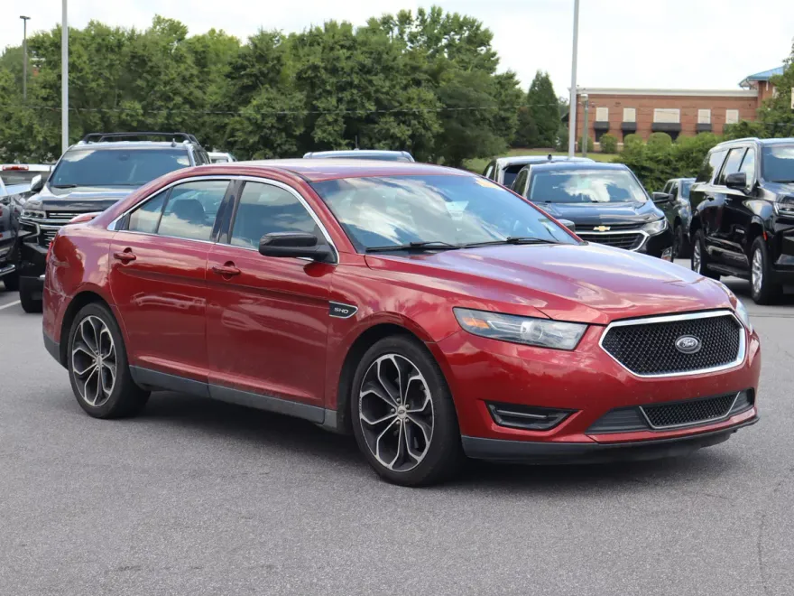 2015 Ford Taurus SHO photo 1