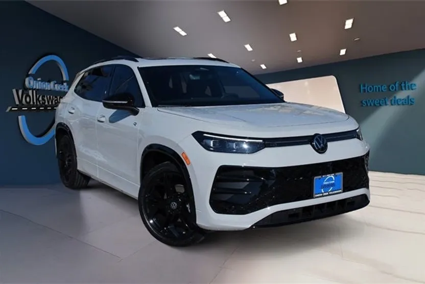 2025 Volkswagen Tiguan SE R-Line Black photo 1