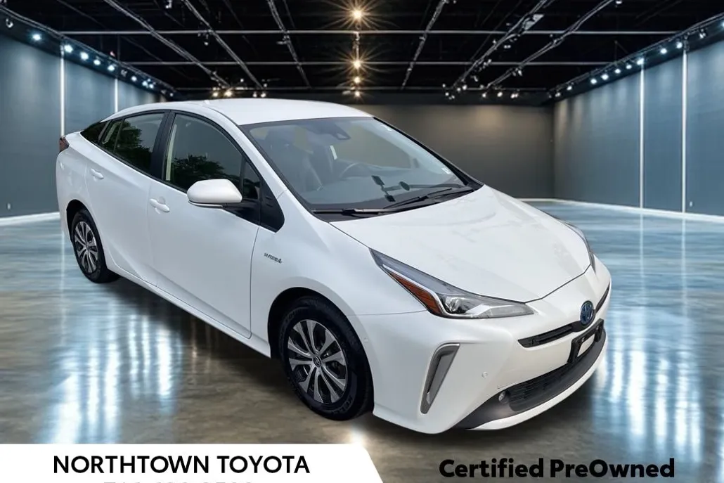 2022 Toyota Prius XLE AWD-e photo 1