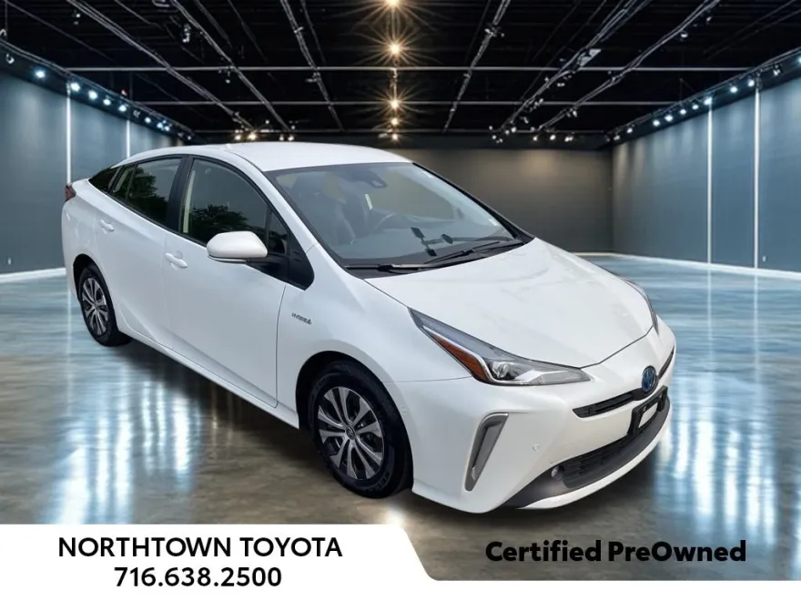 2022 Toyota Prius XLE AWD-e photo 1