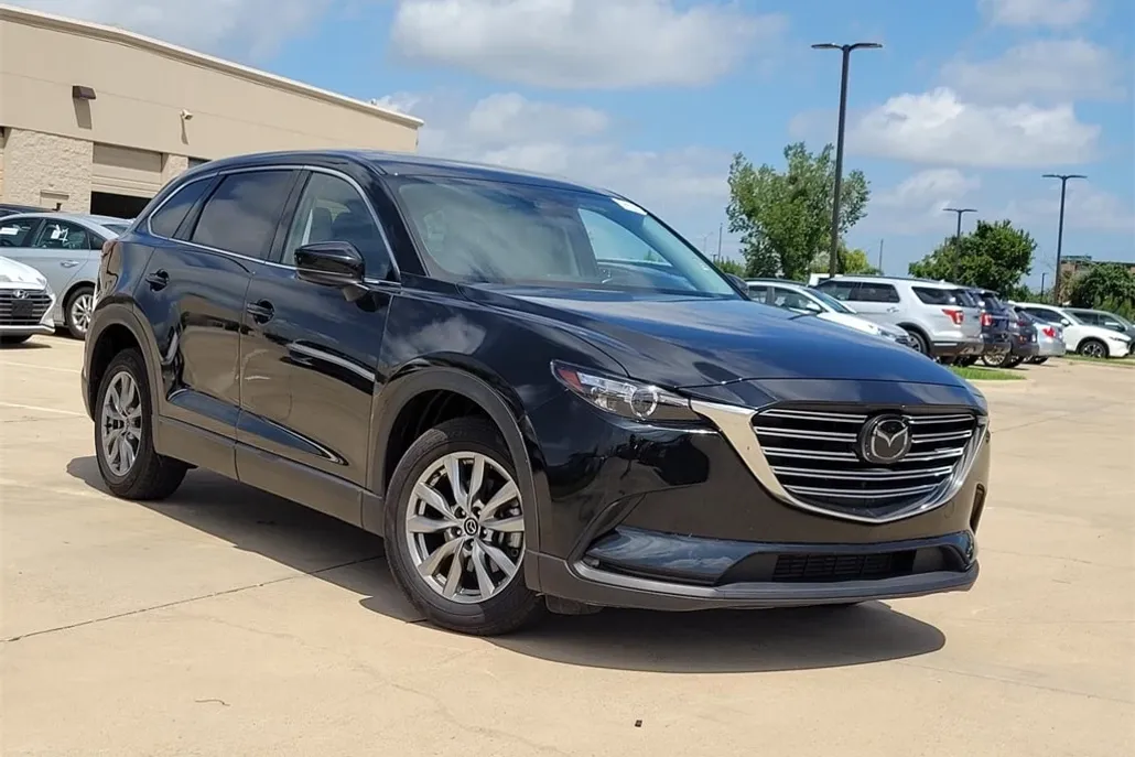 2023 Mazda CX-9 Touring photo 1