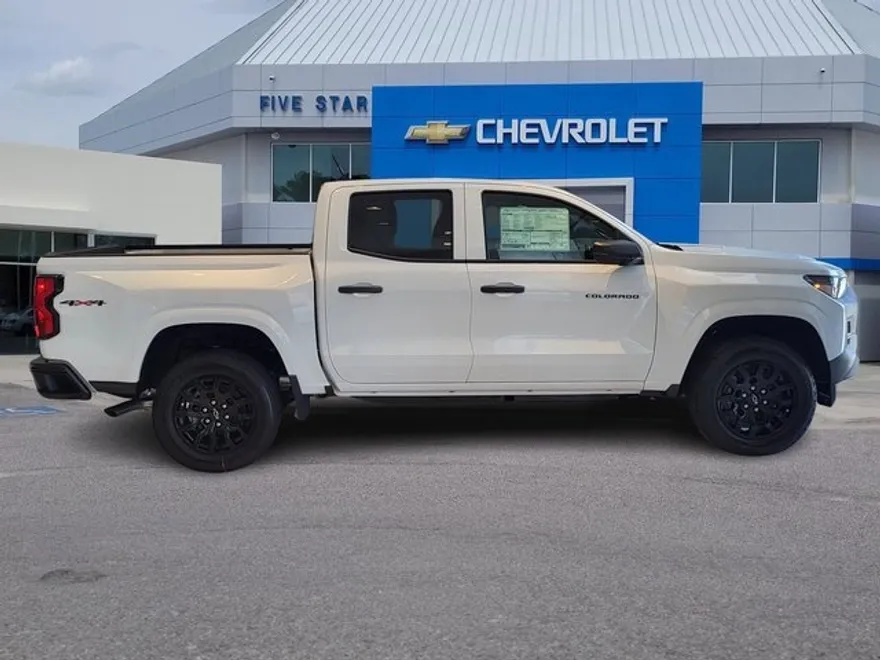 2025 Chevrolet Colorado Work Truck photo 1
