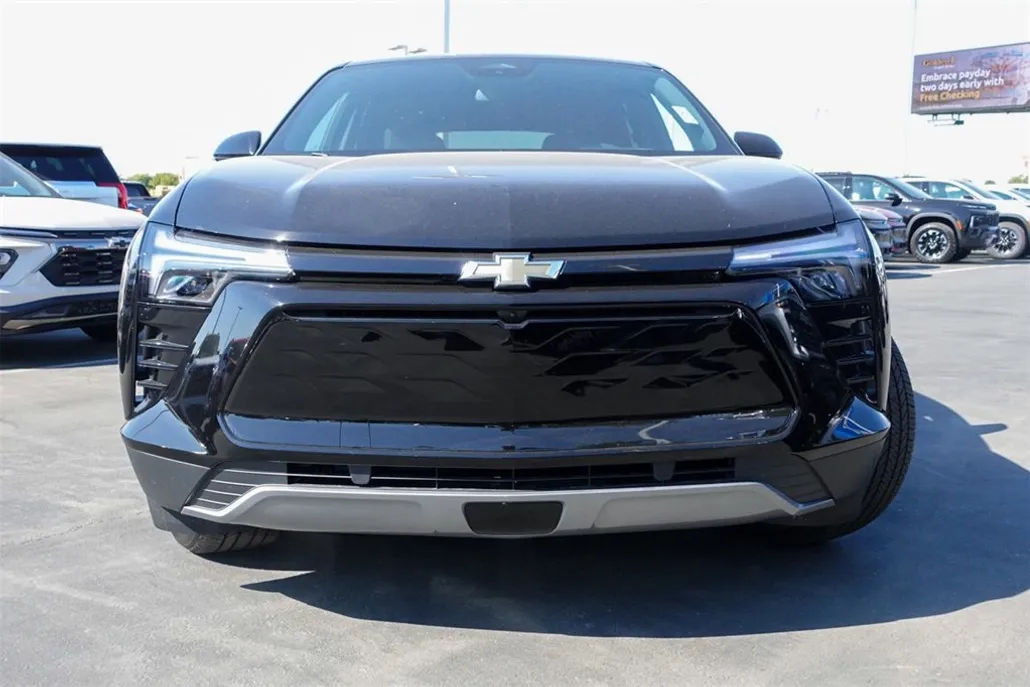 2025 Chevrolet Blazer photo 1