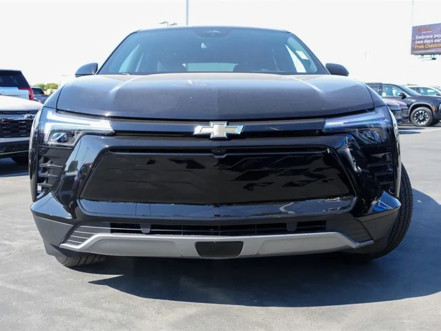 2025 Chevrolet Blazer photo 1