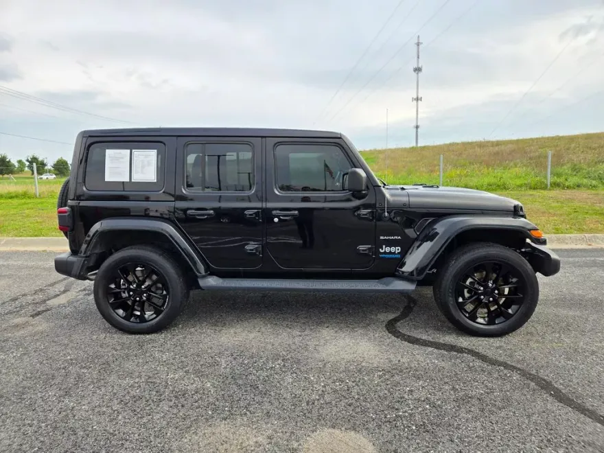 2021 Jeep Wrangler Unlimited Sahara 4xe photo 1