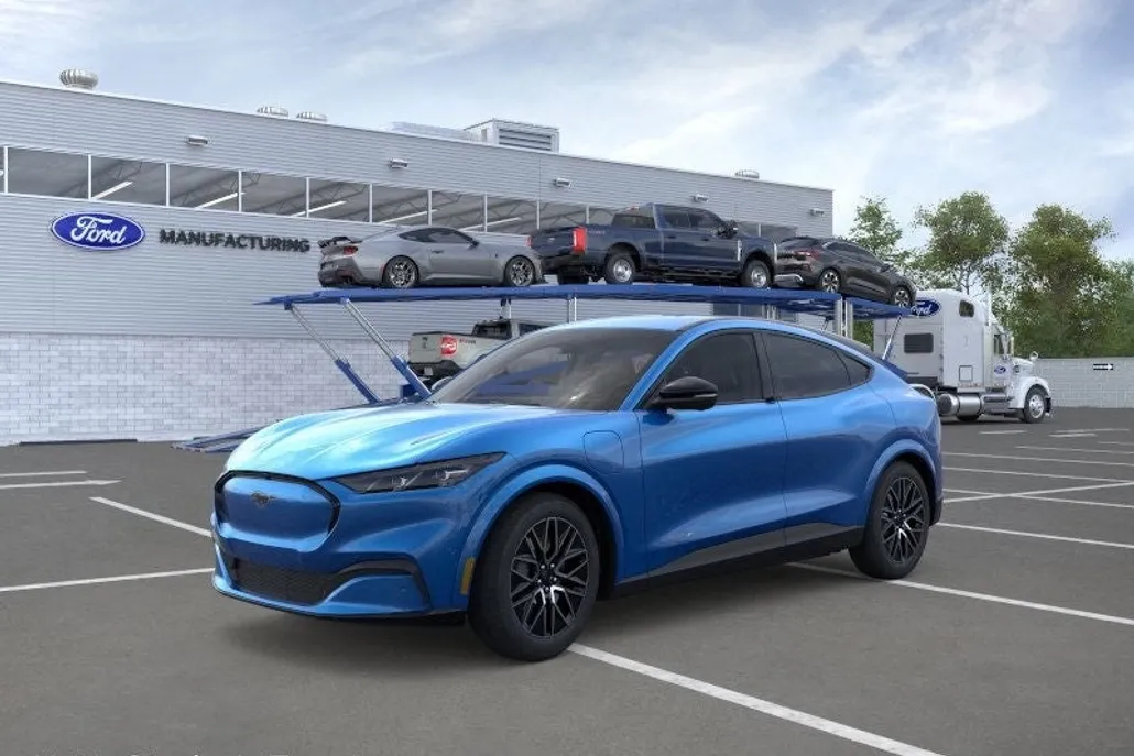 2025 Ford Mustang Mach-E Premium photo 1