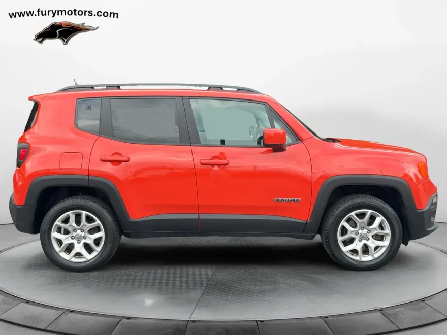 2017 Jeep Renegade Latitude North Edition photo 1