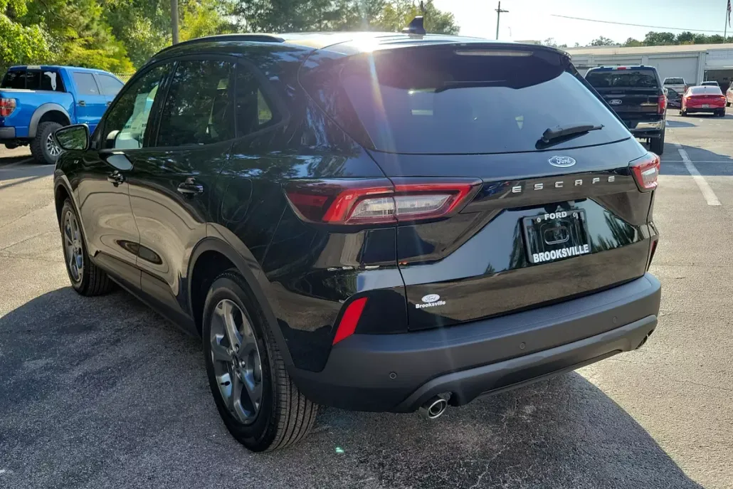 2025 Ford Escape ST-Line photo 1