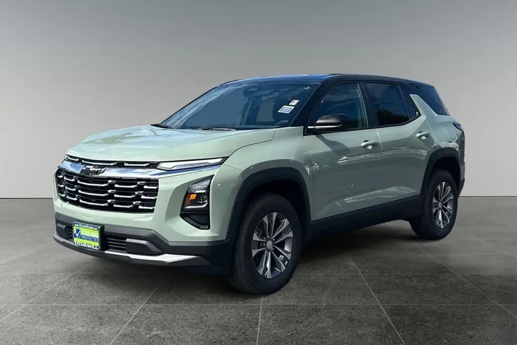 2026 Chevrolet Equinox LT photo 1
