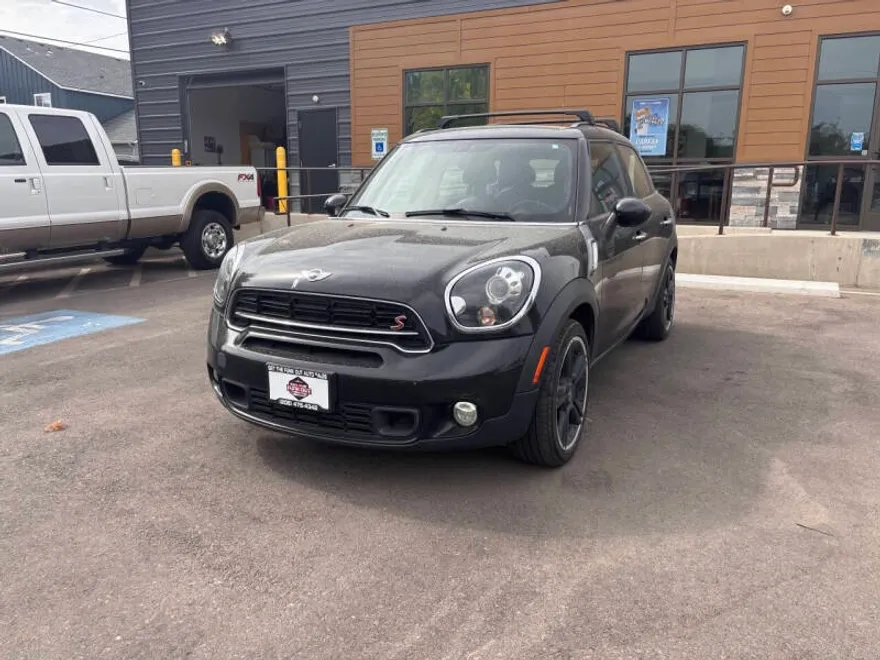 2015 Mini Countryman S photo 1