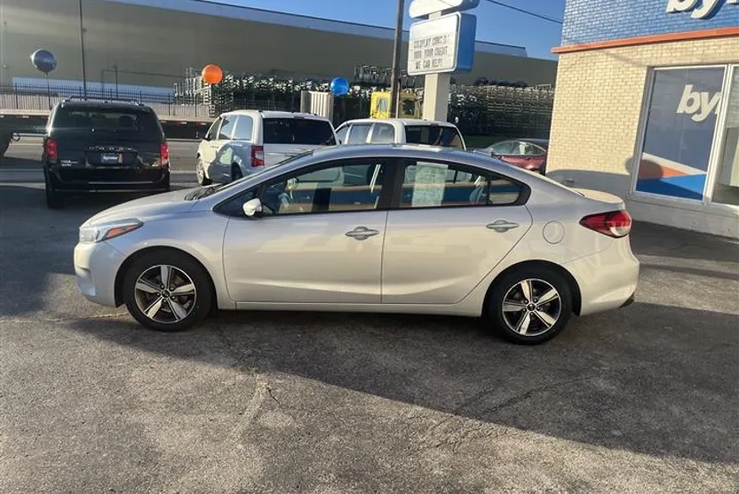 2018 Kia Forte LX photo 1