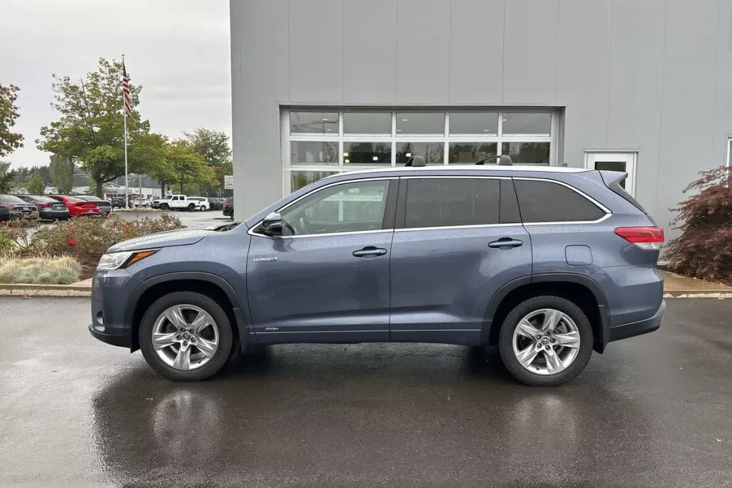 2019 Toyota Highlander Hybrid Limited Platinum photo 1