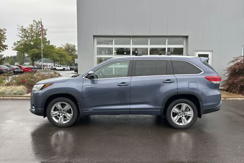 2019 Toyota Highlander Hybrid Limited Platinum photo 1