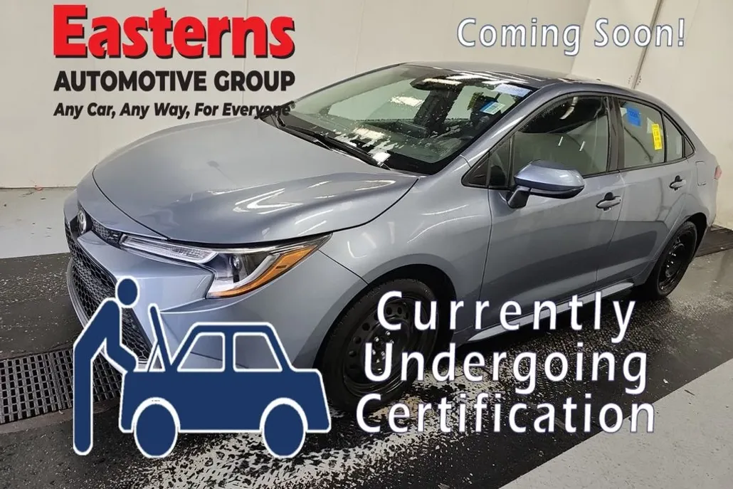 2022 Toyota Corolla LE photo 1