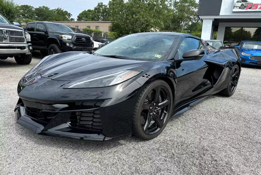 2023 Chevrolet Corvette Z06 3LZ photo 1