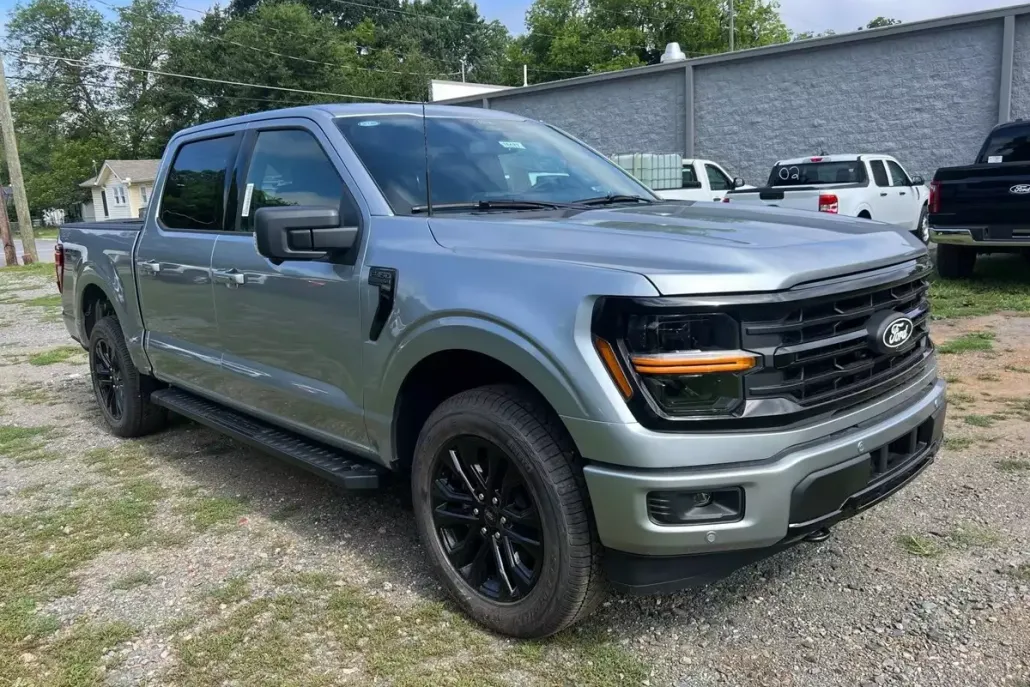 2025 Ford F-150 XLT photo 1