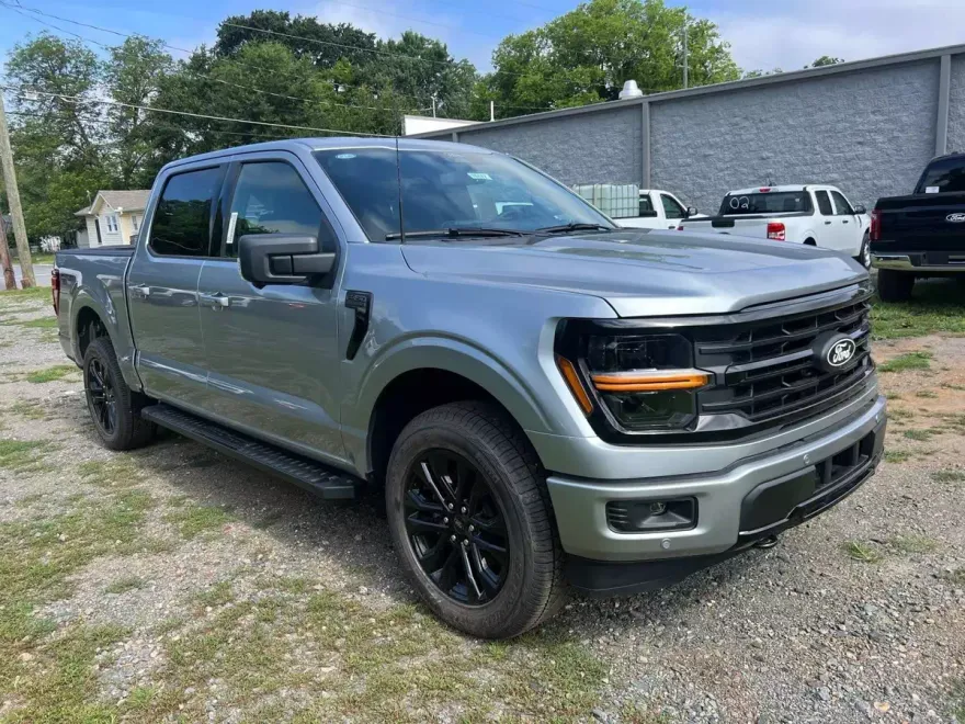 2025 Ford F-150 XLT photo 1