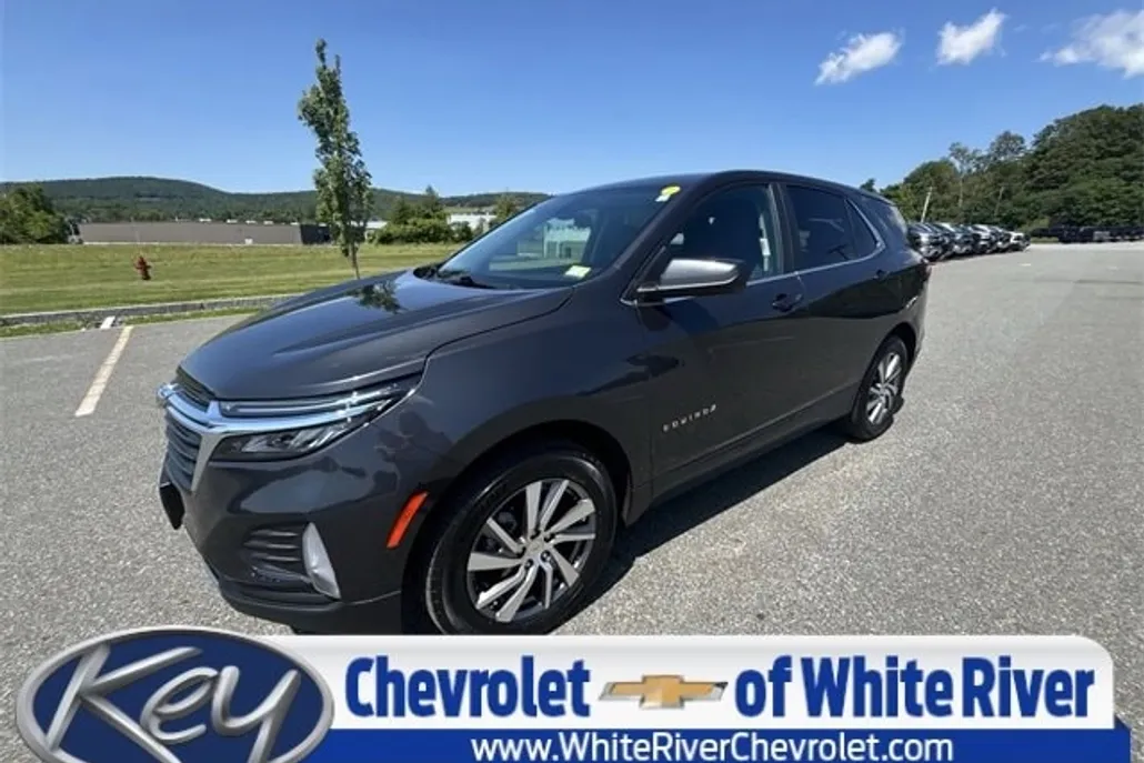 2023 Chevrolet Equinox LT photo 1