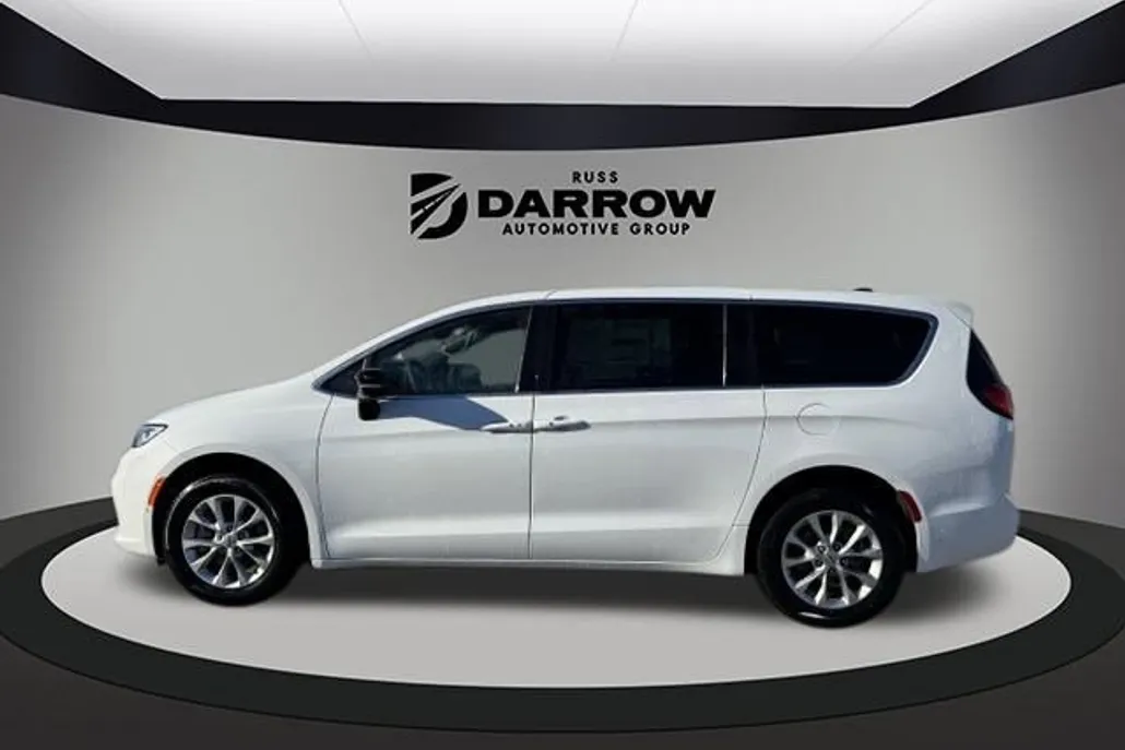 2025 Chrysler Pacifica photo 1