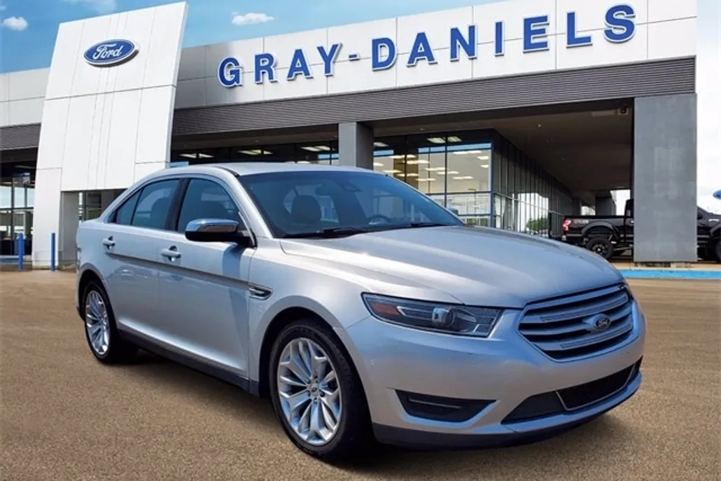 2017 Ford Taurus Limited photo 1