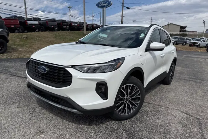 2025 Ford Escape Plug-In Hybrid photo 1