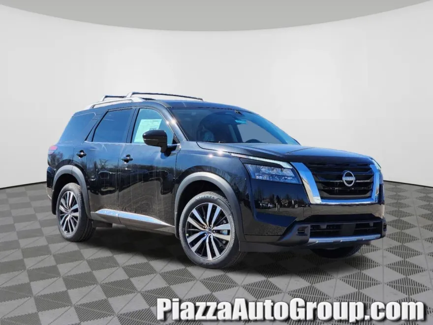 2025 Nissan Pathfinder Platinum photo 1