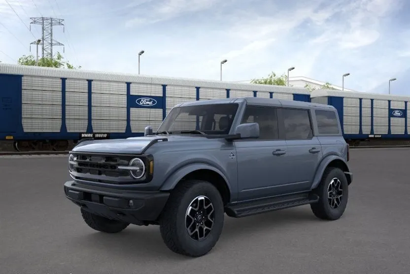 2025 Ford Bronco Outer Banks photo 1