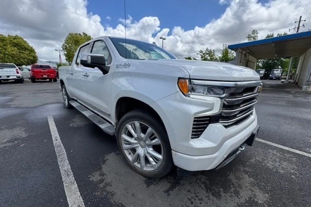 2023 Chevrolet Silverado 1500 High Country photo 1