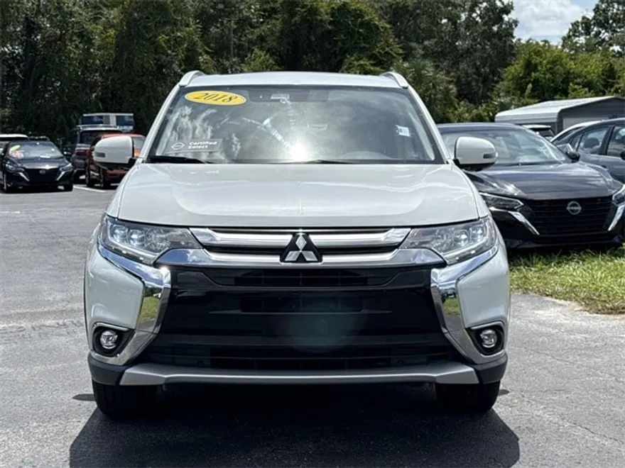 2018 Mitsubishi Outlander SEL Touring photo 1