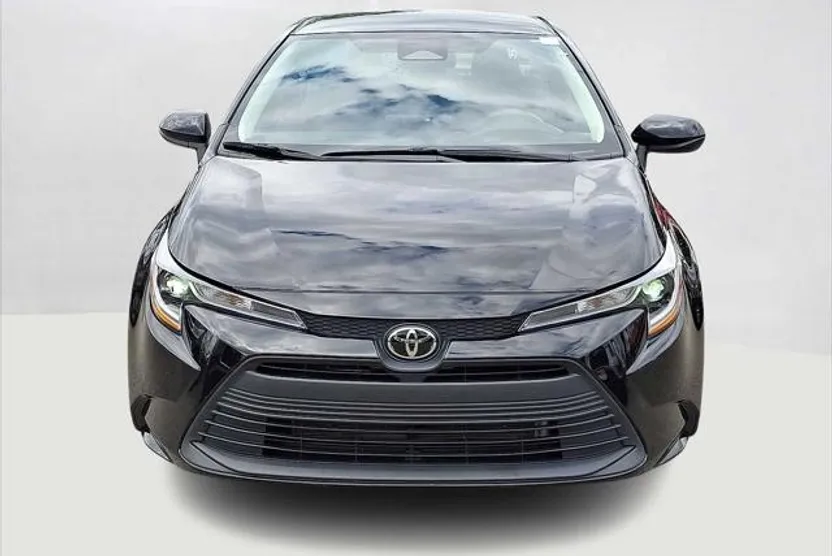2024 Toyota Corolla LE photo 1
