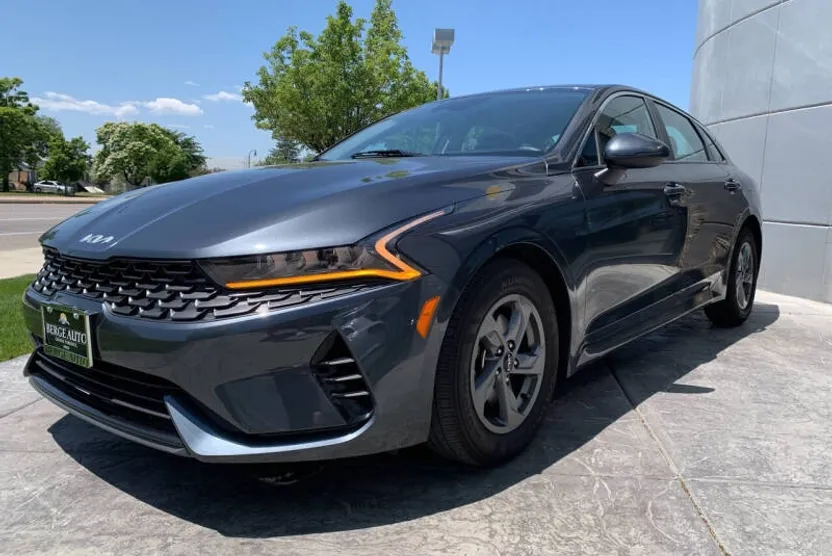 2023 Kia K5 LXS photo 1