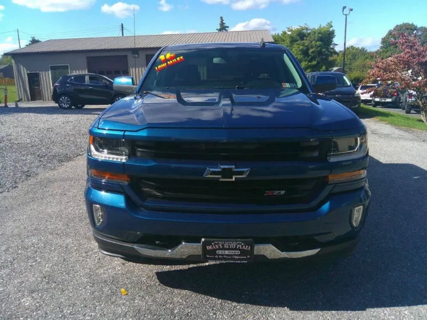 2016 Chevrolet Silverado LT photo 1