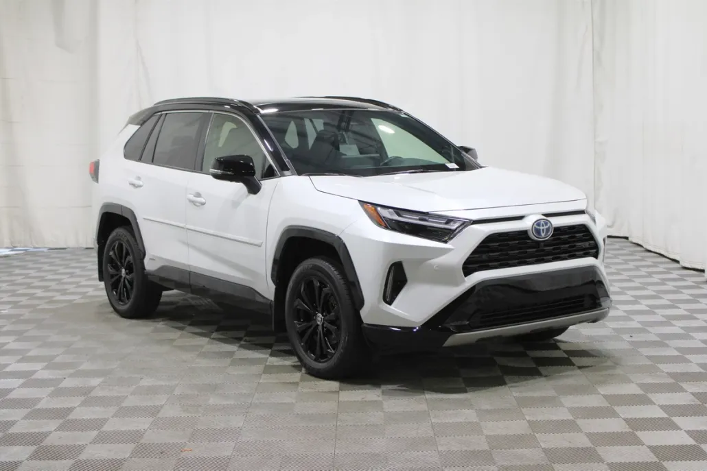 2024 Toyota RAV4 Hybrid XSE photo 1